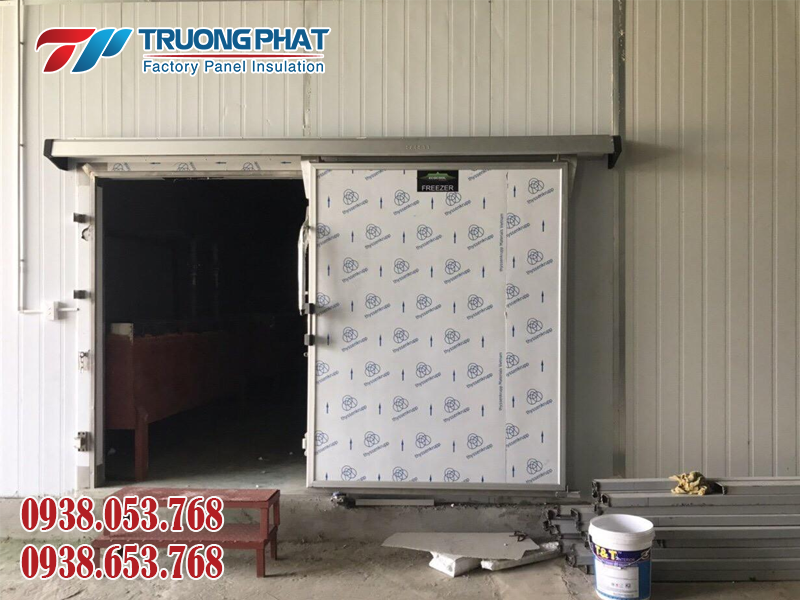 Ứng dụng nổi bật nhất của cửa lùa panel kho lạnh là làm kho lạnh, kho đông, phòng bảo quản...