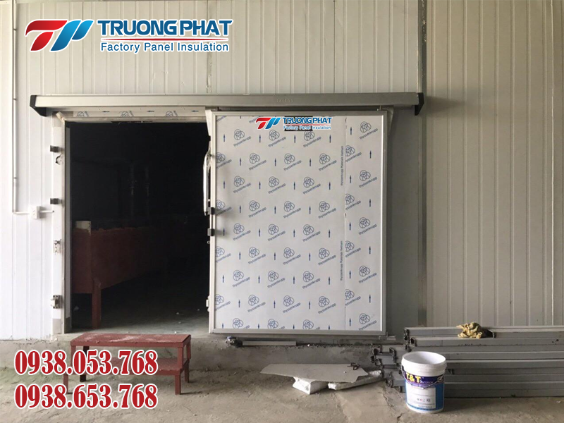 Đơn vị cung cấp cửa lùa panel kho lạnh chất lượng TPHCM