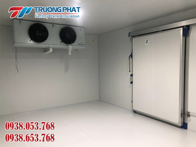 Cửa lùa panel kho lạnh tự động có khả năng đóng mở nhanh chóng và tiết kiệm thời gian